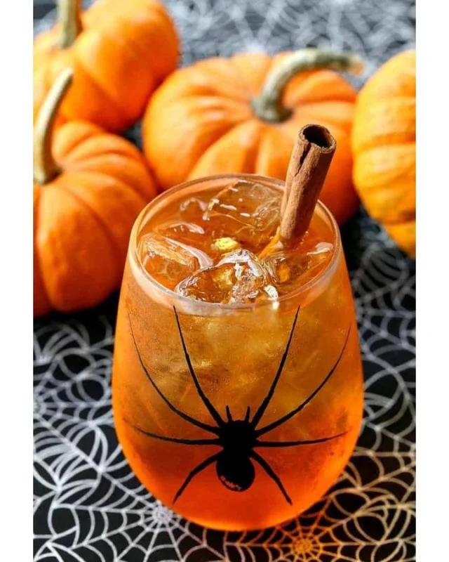 Get spooky this Halloween with a Pumpkin Spice Wine Spritzer! 
This festive cocktail is perfect for your next party—whether you set up a DIY cocktail station or mix up a pitcher, it’s a breeze to make! Just grab pumpkin spice liquor, wine, seltzer, and ice. 

And for the perfect pour every time, don’t forget to use your Taszaerator® Pro to bring out the best flavors in your wine! 

🍂👻 #halloweencocktail #pumpkinspice #winelovers